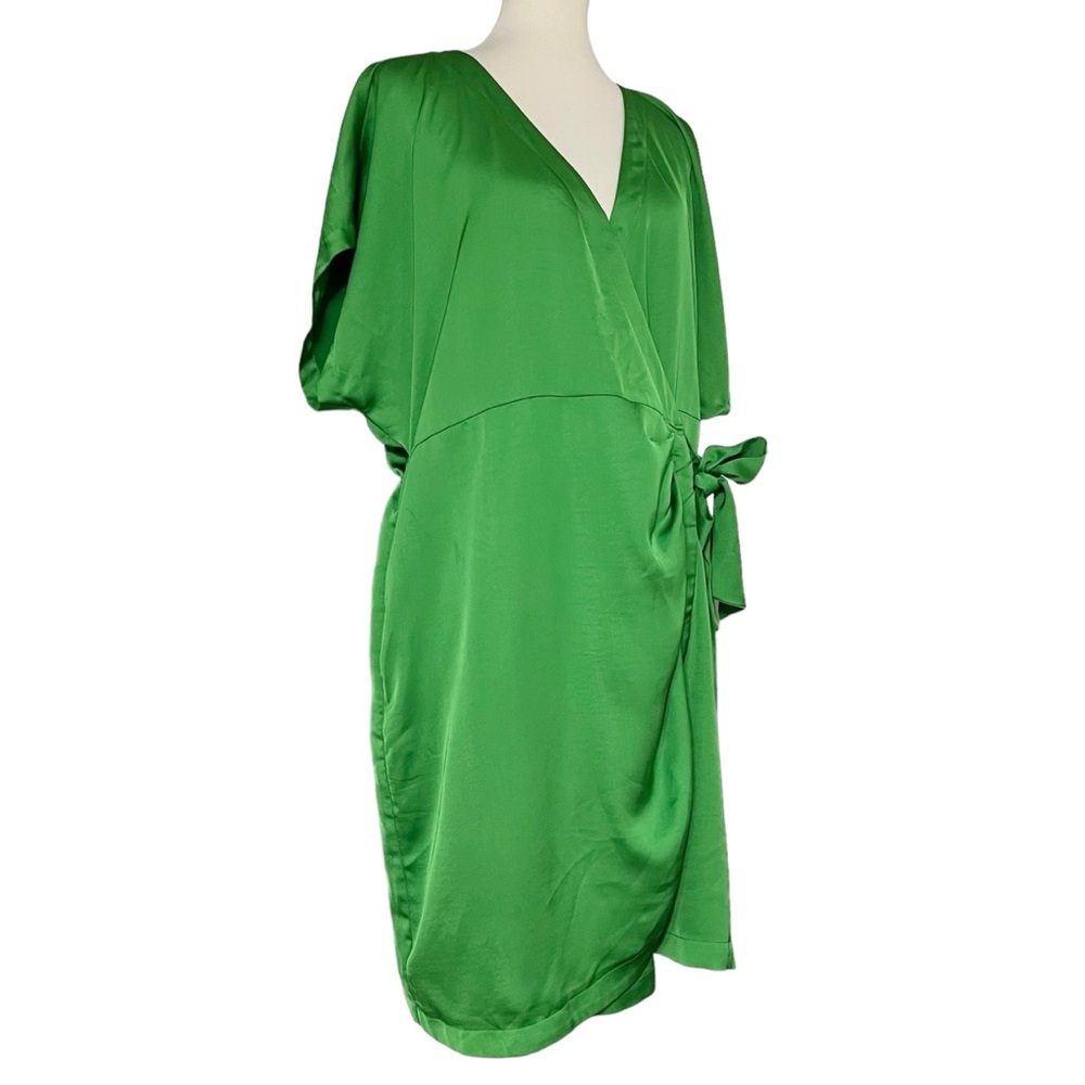Ava & Viv Green Women's Dolman Short Sleeve Wrap Dress - Picture 3 of 12